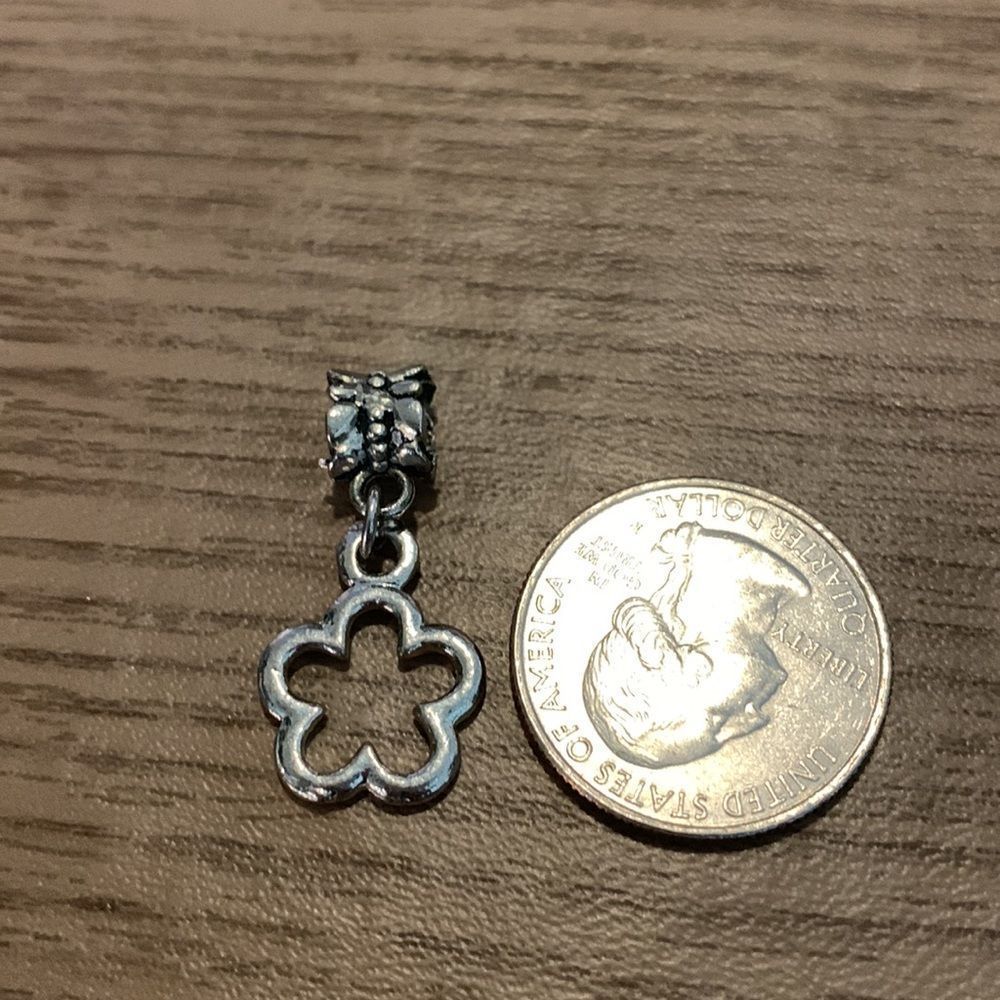 Beautiful Brighton silver plate clover vintage. Offers welcome🦋 one-of-a-kind.